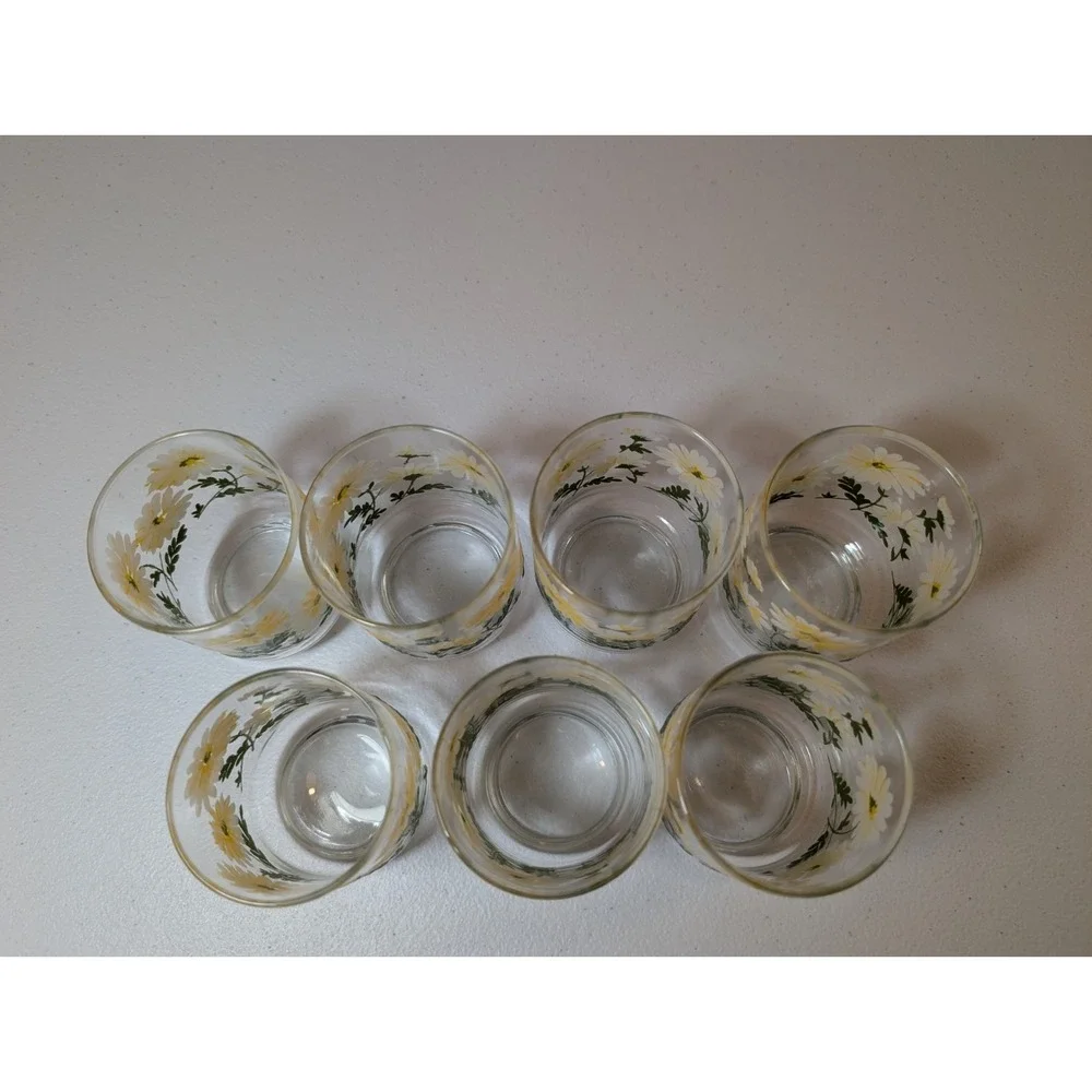 Vintage Libbey Daisy Floral 3 inch Mini Tumblers Set of 7 Flower Glasses